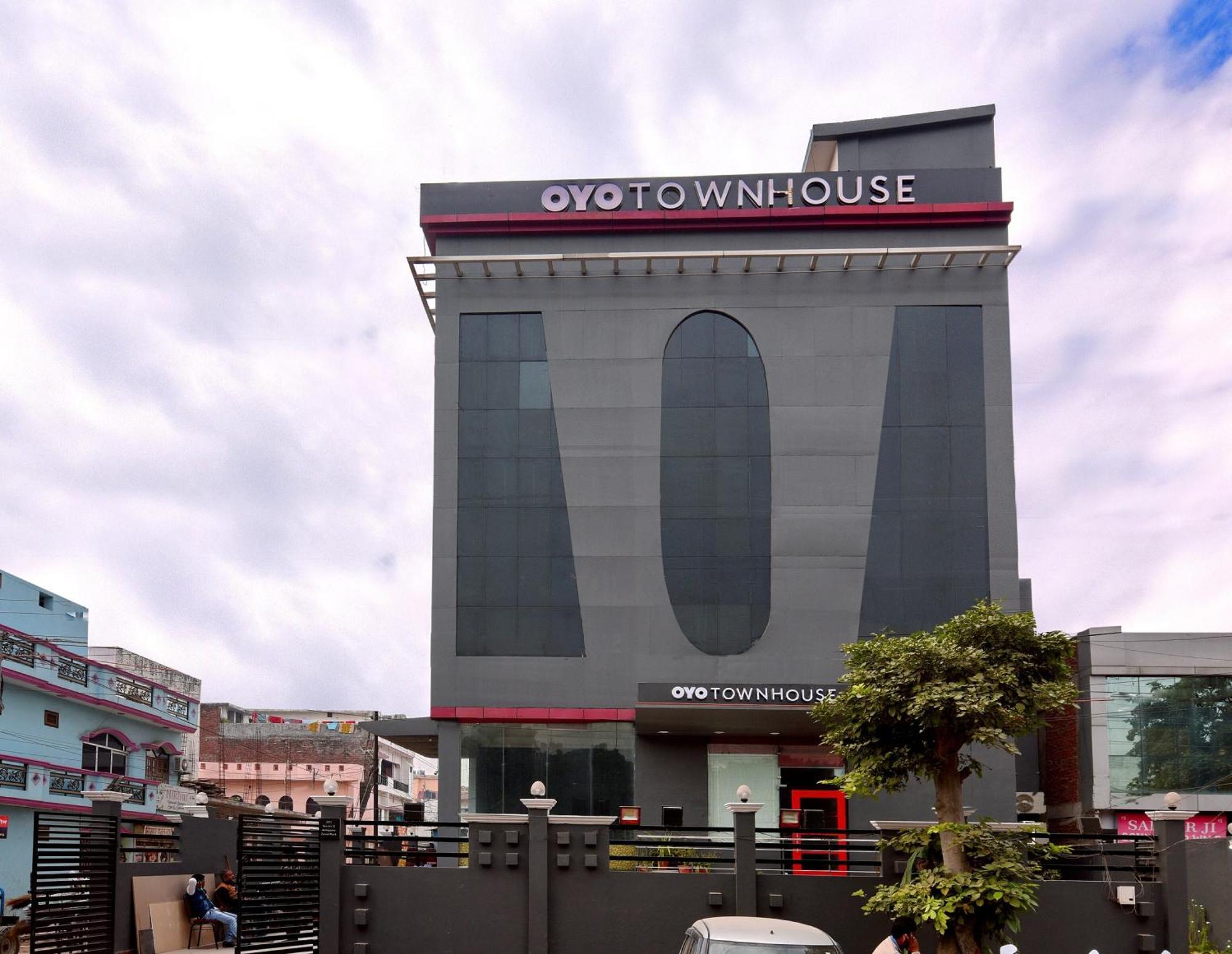 Townhouse Function Inn Near Chaudhary Charan Singh International Airport Lucknow Dış mekan fotoğraf
